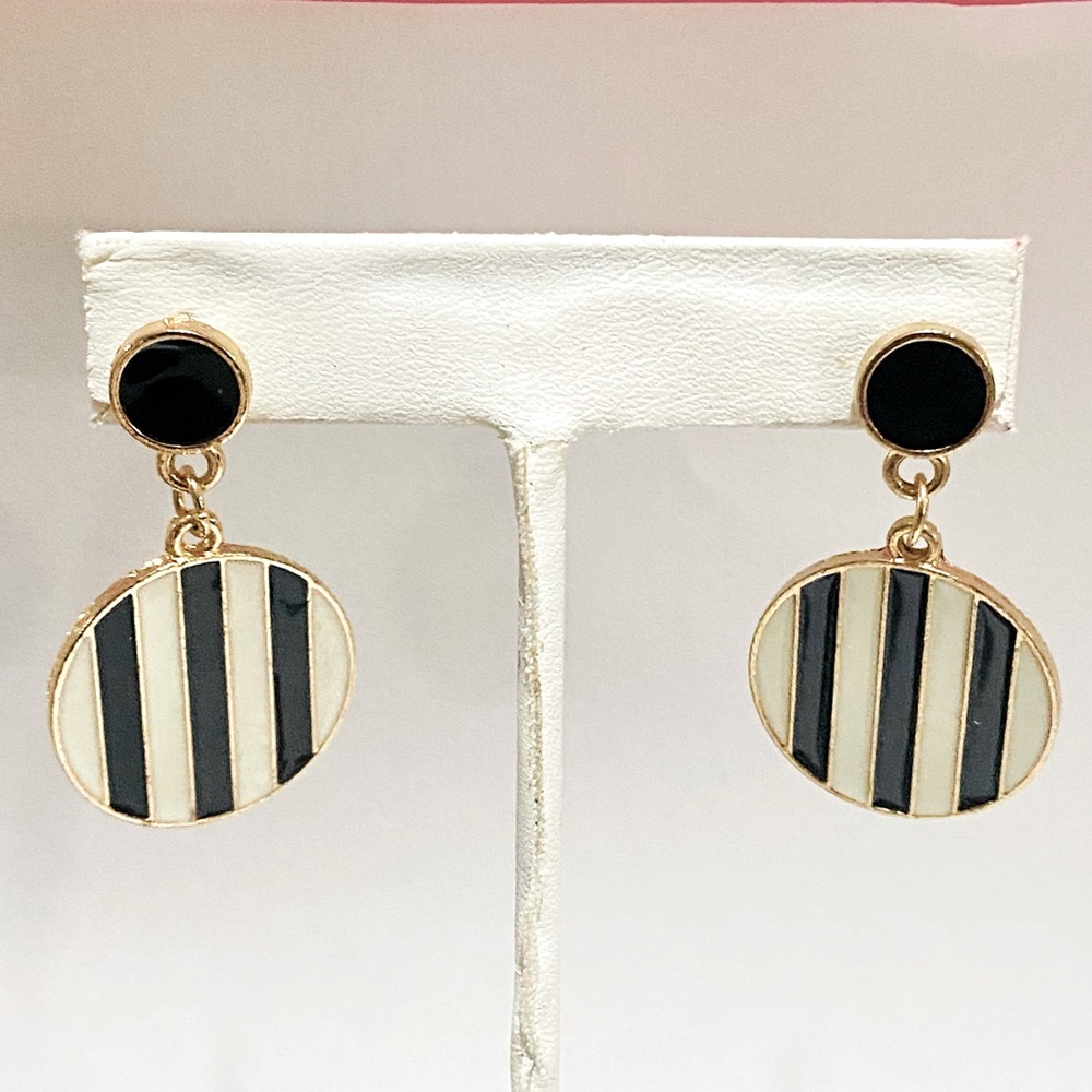 Black and White Stripe Circle Dangle Earrings - Picture 4 of 6